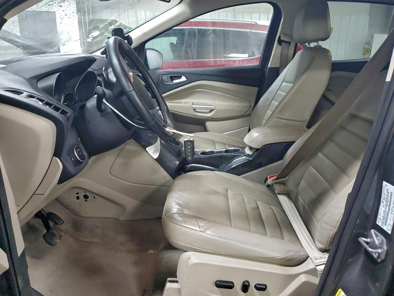 Ford Escape Titanium Image 3