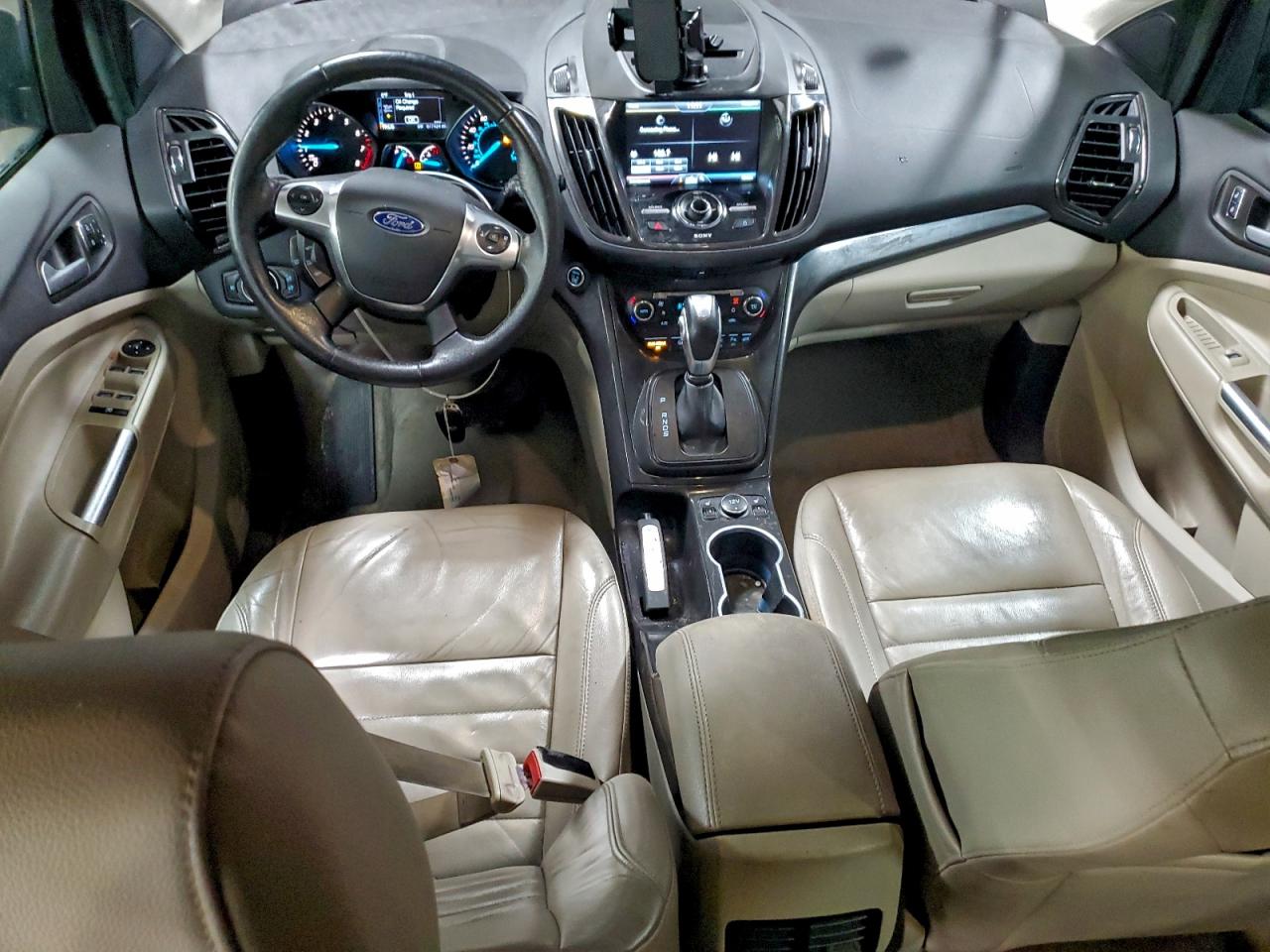 Ford Escape Titanium Image 7