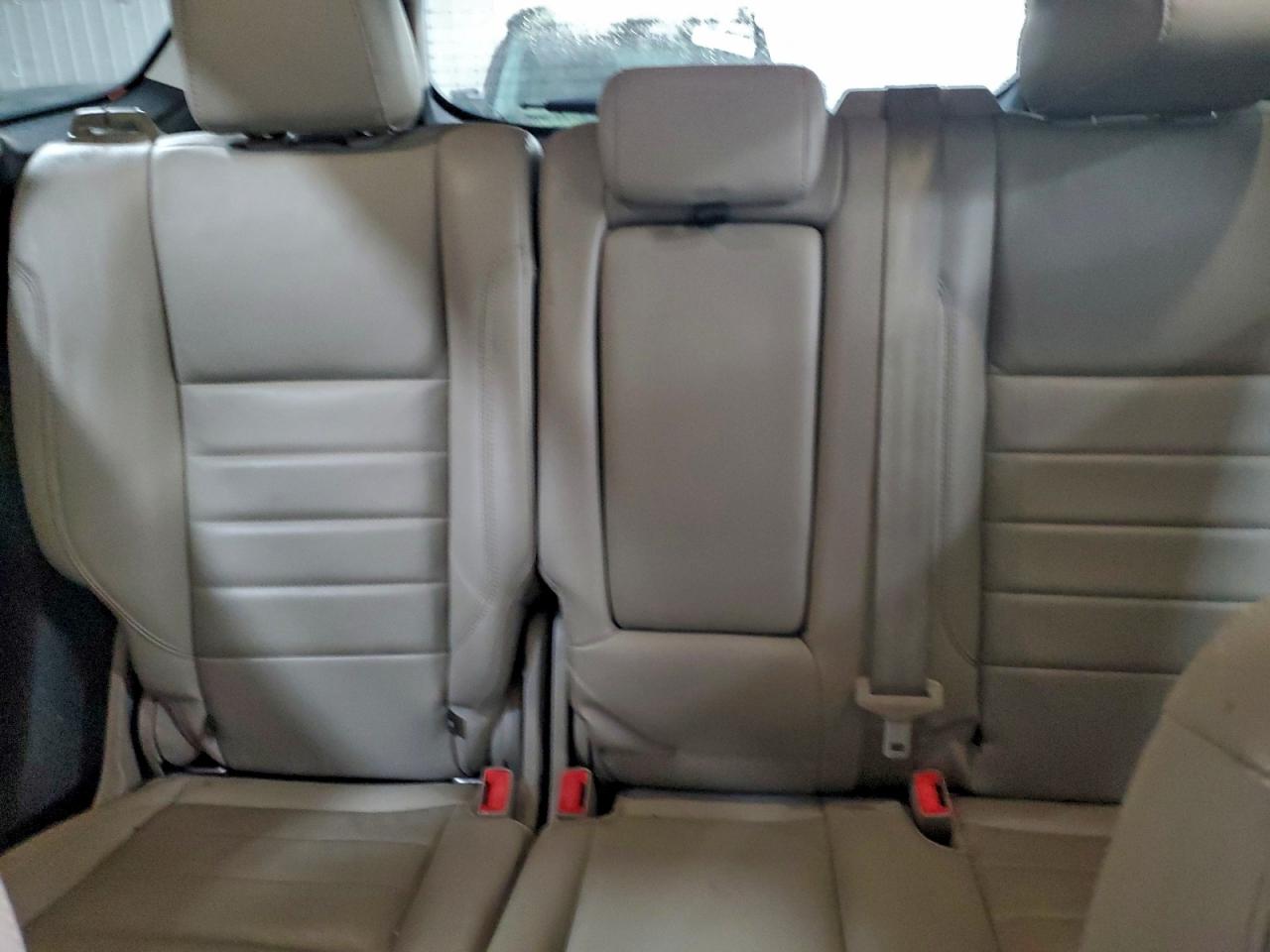 Ford Escape Titanium Image 8