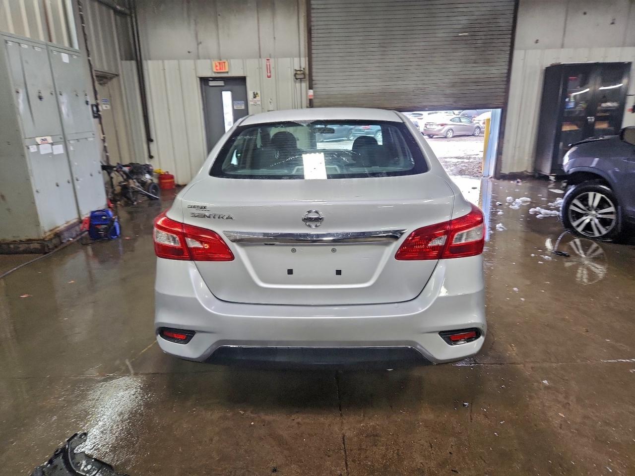 Nissan Sentra S Image 7