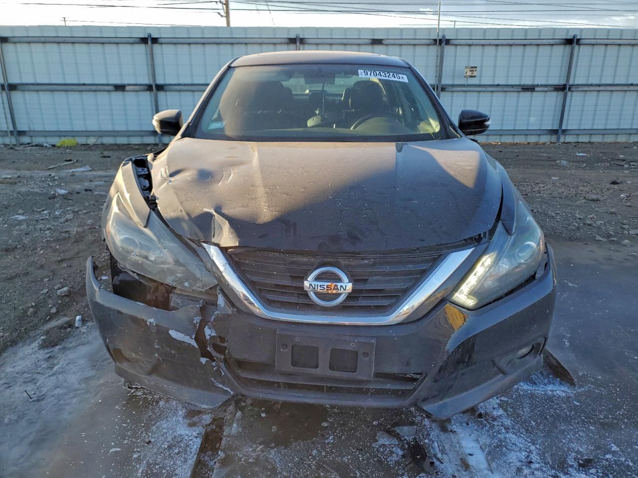 Nissan Altima 2.5 Image 3