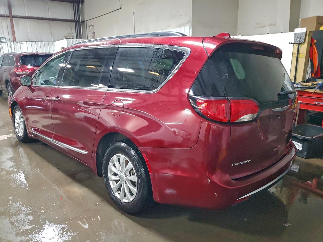 Chrysler Pacifica Touring L Image 10