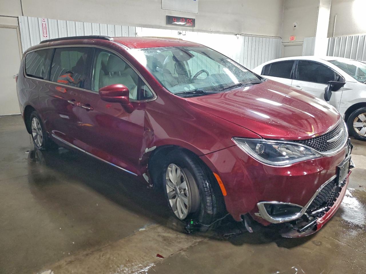 Chrysler Pacifica Touring L Image 7