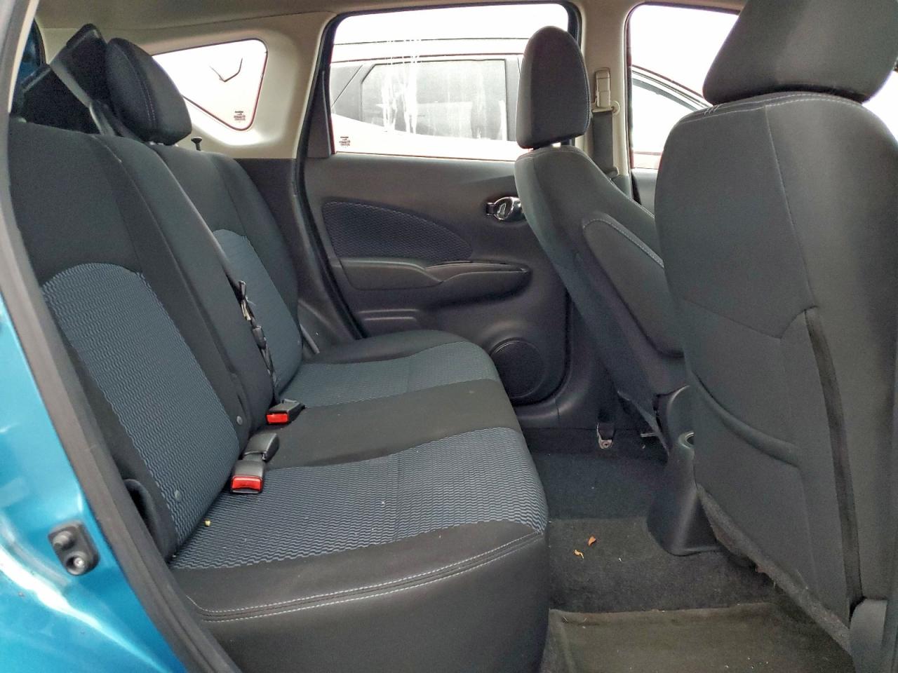 Nissan Versa S Image 11