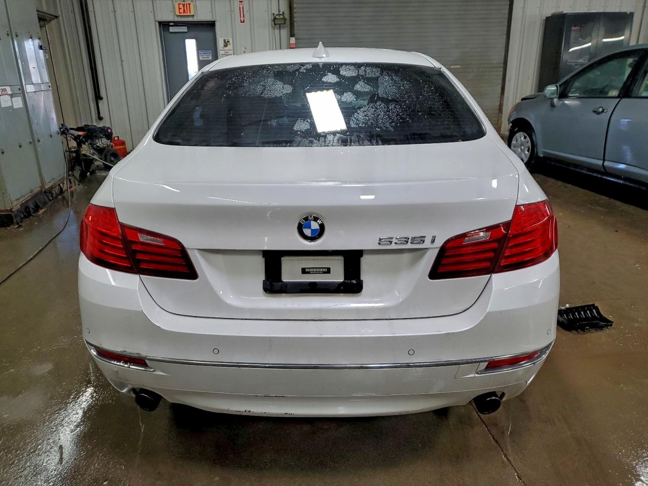 BMW 5 Series I Image 12