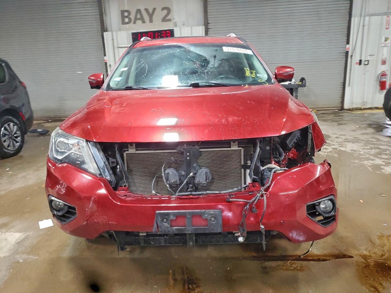 Nissan Pathfinder S Image 3