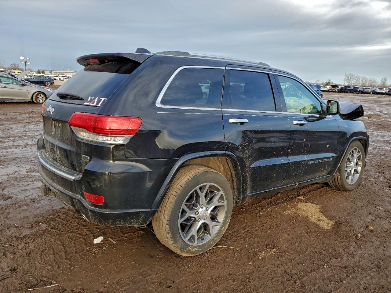 Jeep Grand Cherokee Overland Image 11