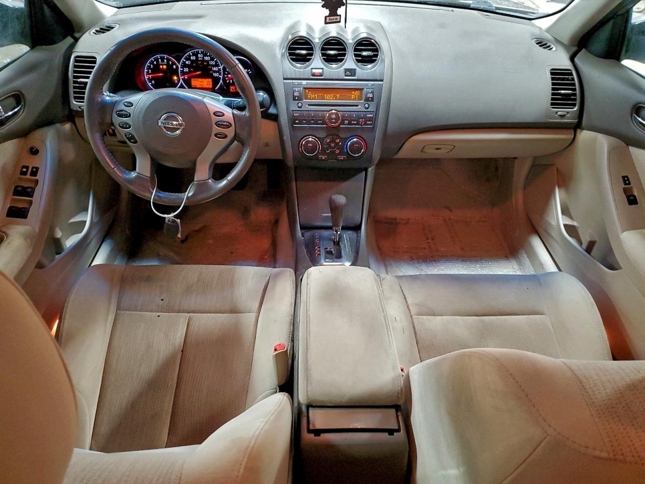 Nissan Altima Base Image 12