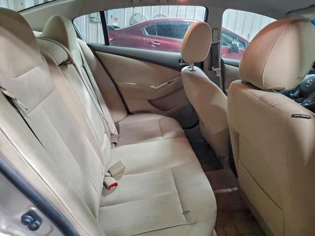 Nissan Altima Base Image 10