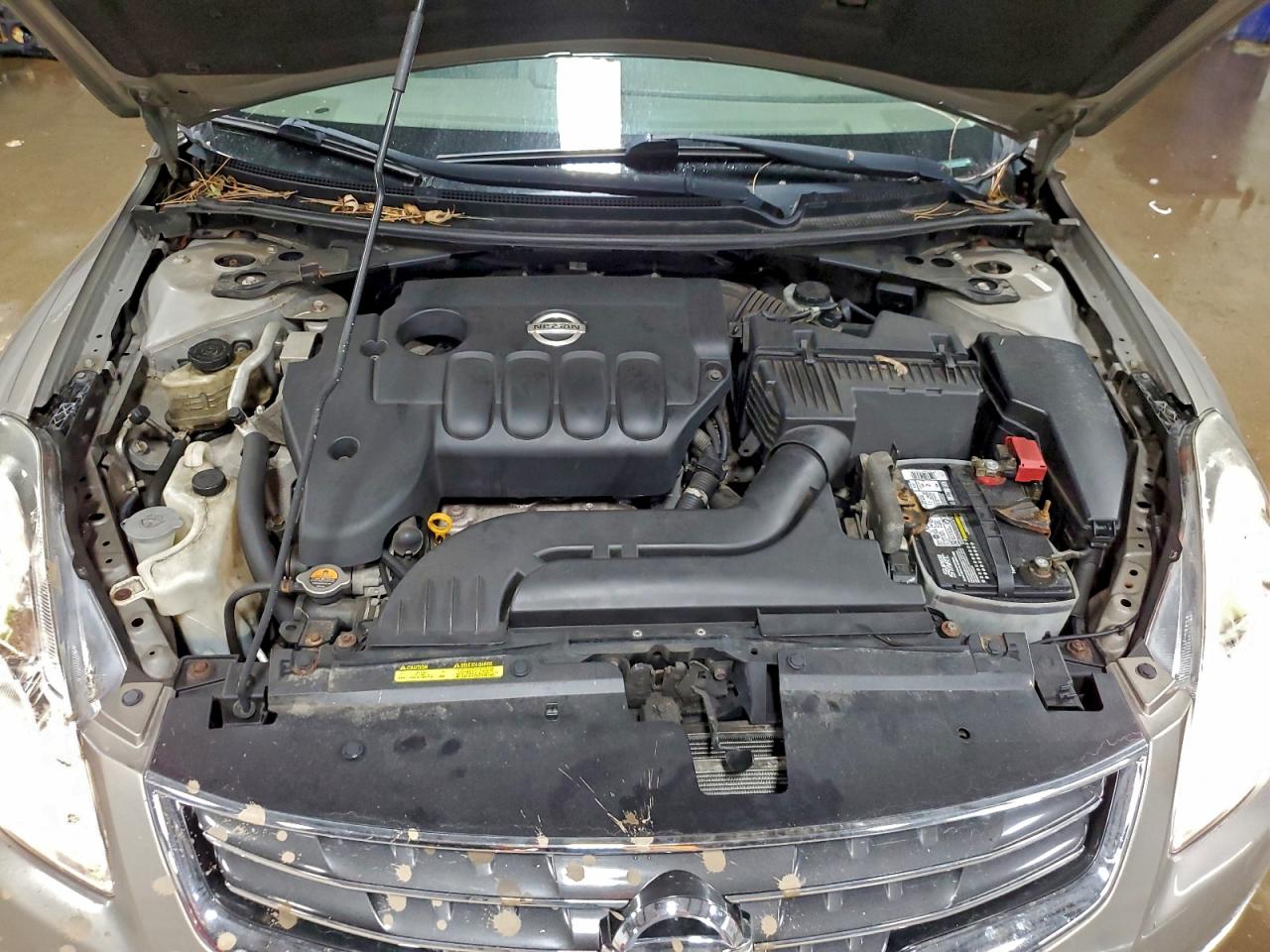 Nissan Altima Base Image 11