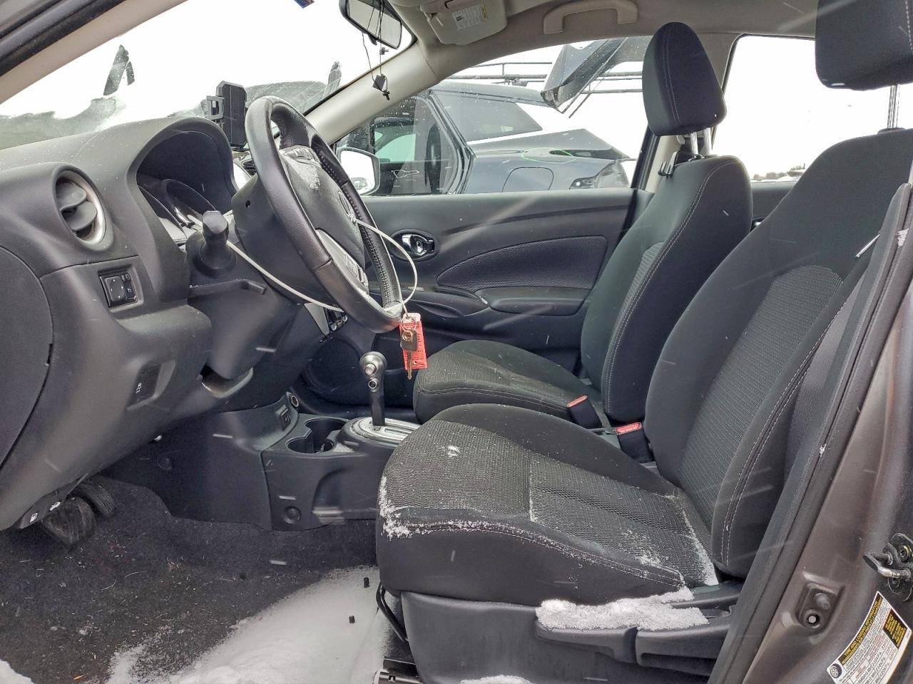 Nissan Versa S Image 10