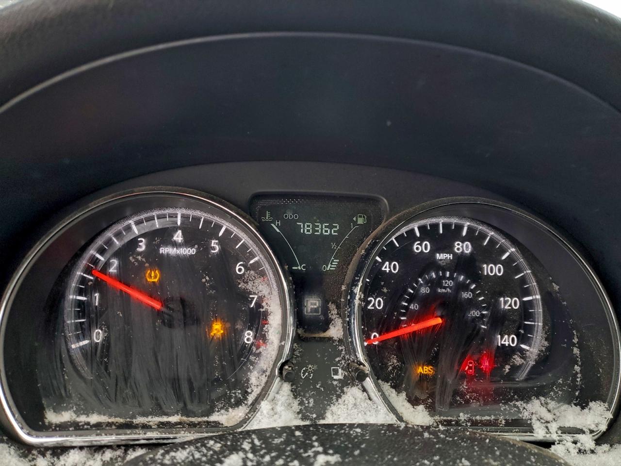 Nissan Versa S Image 8