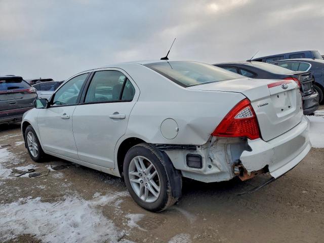 Ford Fusion S Image 2