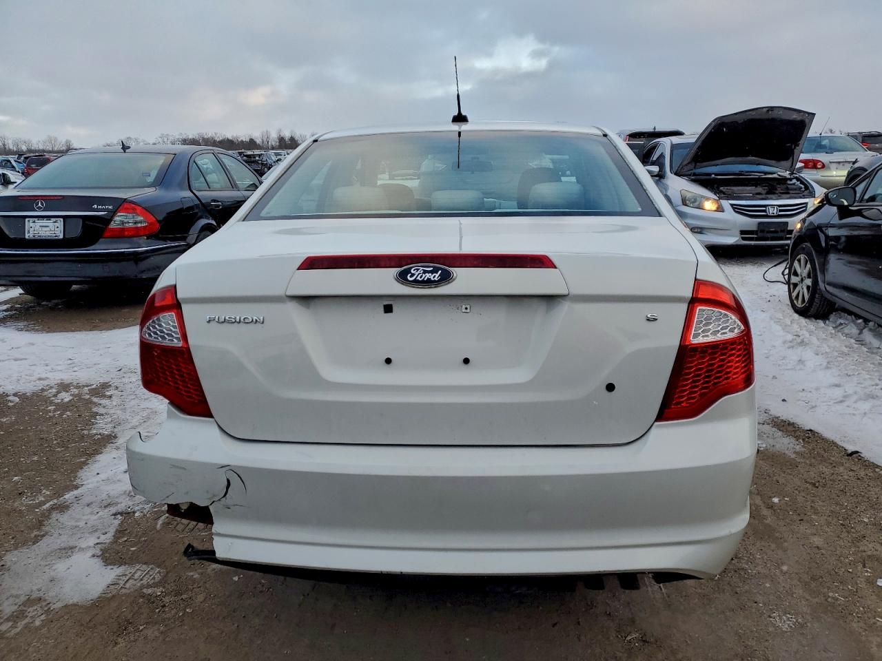 Ford Fusion S Image 7