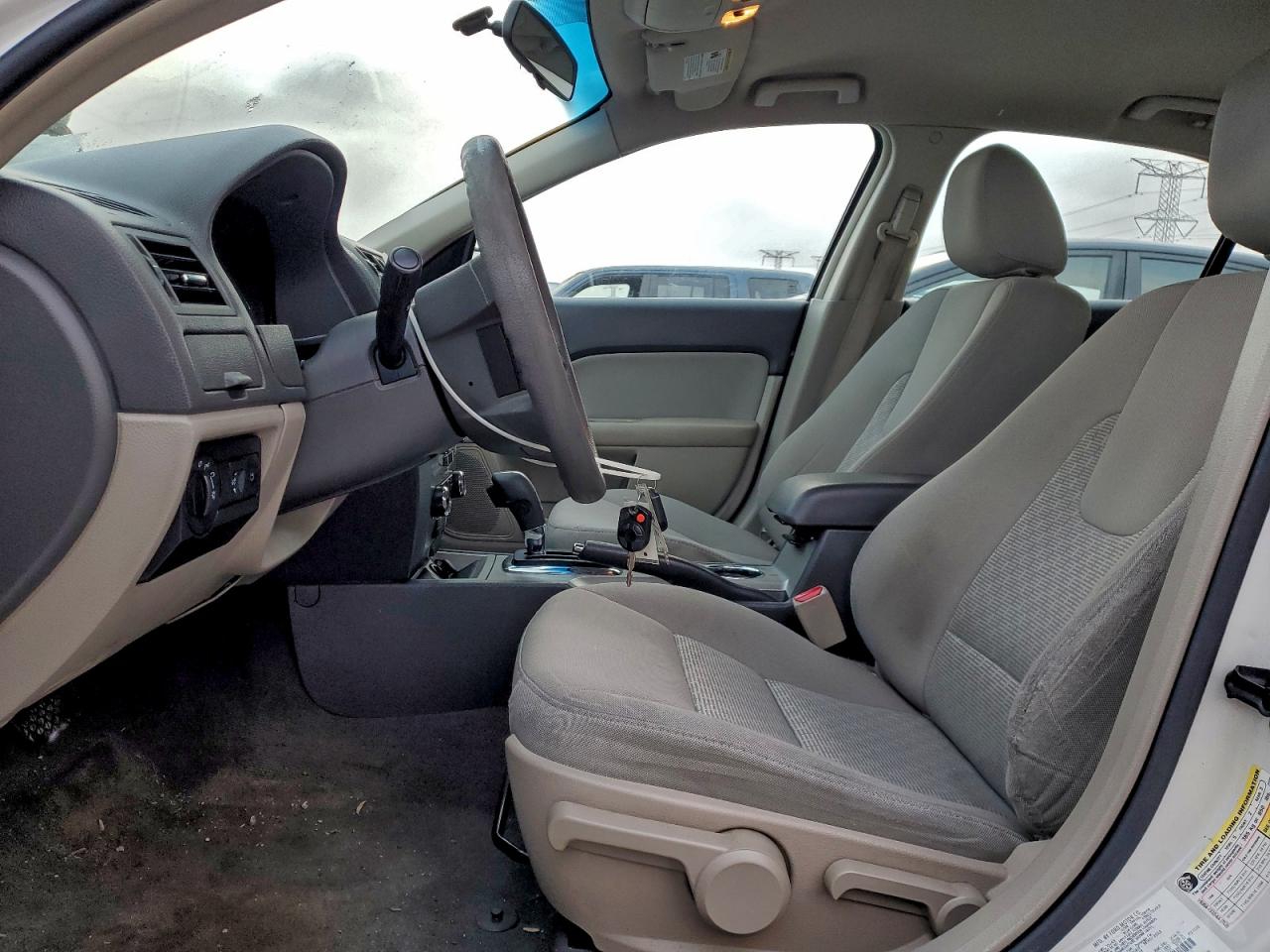 Ford Fusion S Image 5