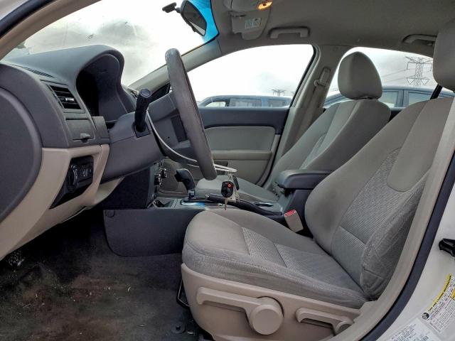 Ford Fusion S Image 5