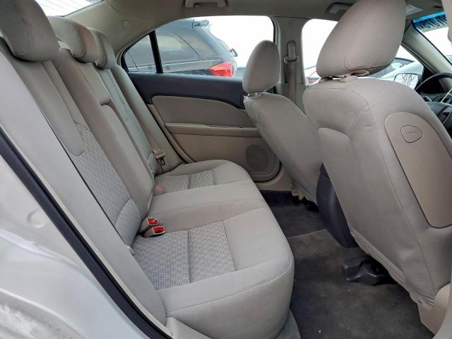 Ford Fusion S Image 10