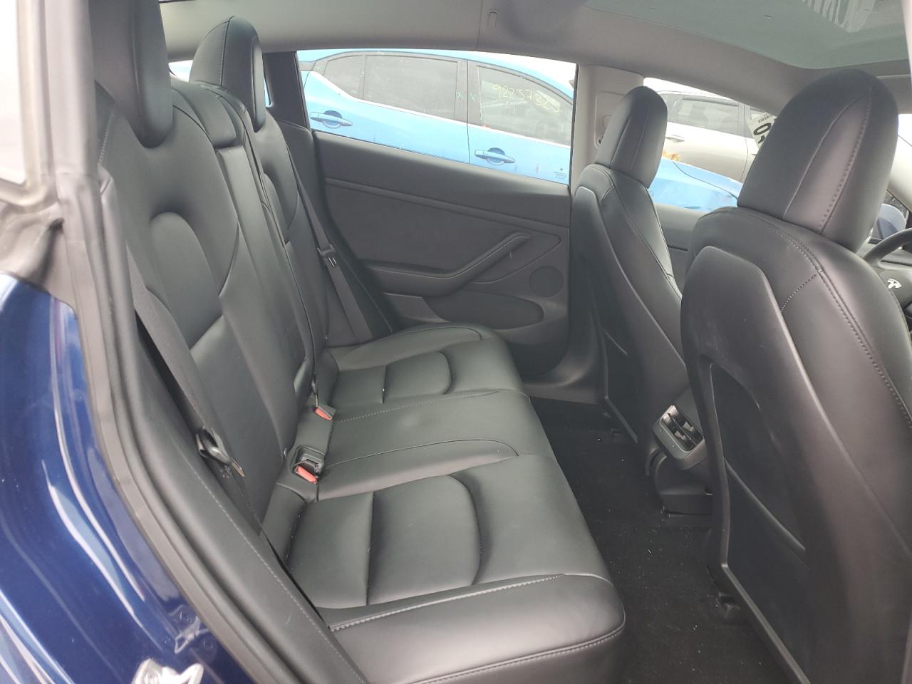 Tesla Model 3 Image 9