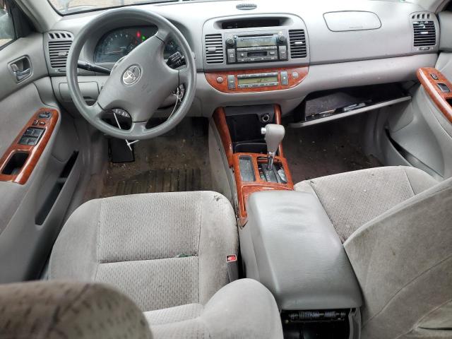 Toyota Camry Le Image 4