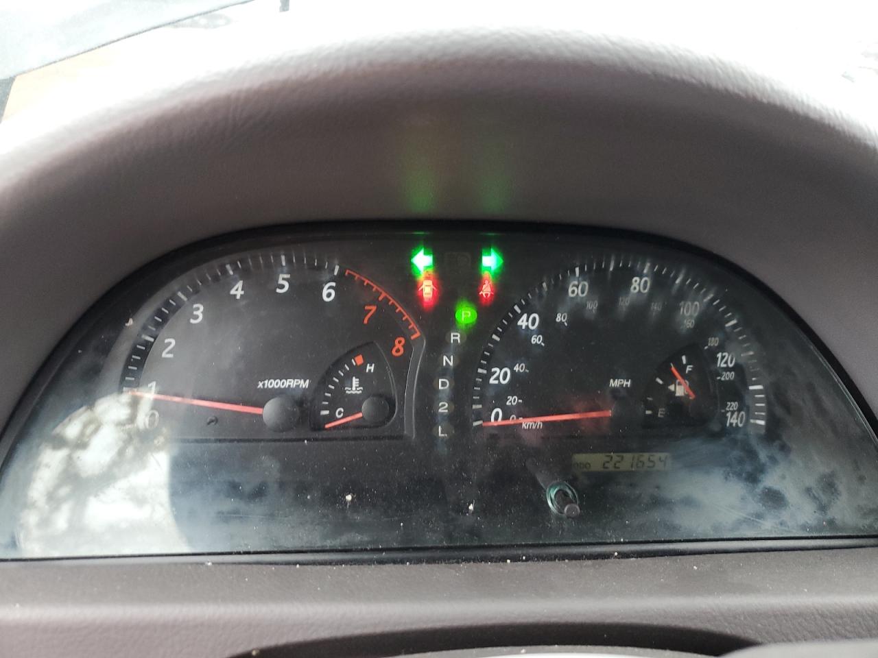 Toyota Camry Le Image 9