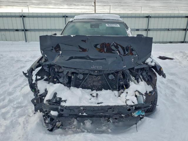 Jeep Grand Cherokee Overland Image 9