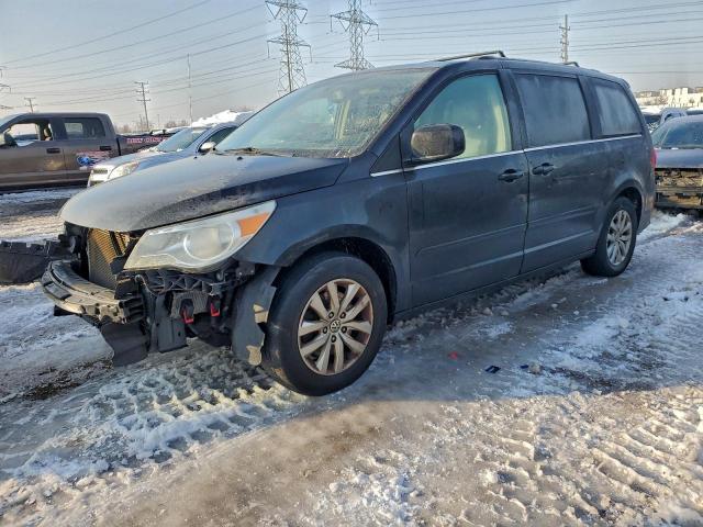  Salvage Volkswagen Routan
