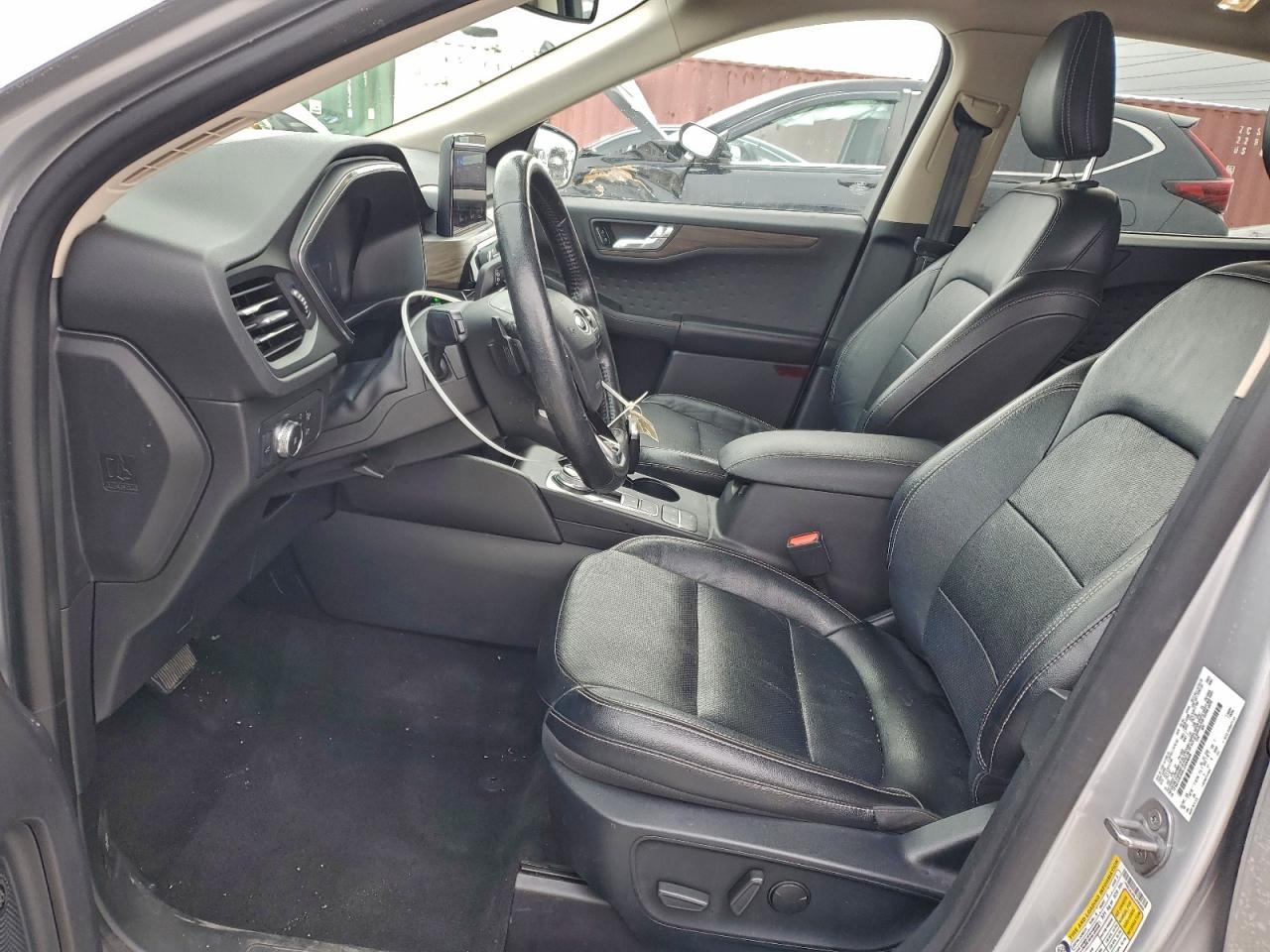 Ford Escape Titanium Image 7