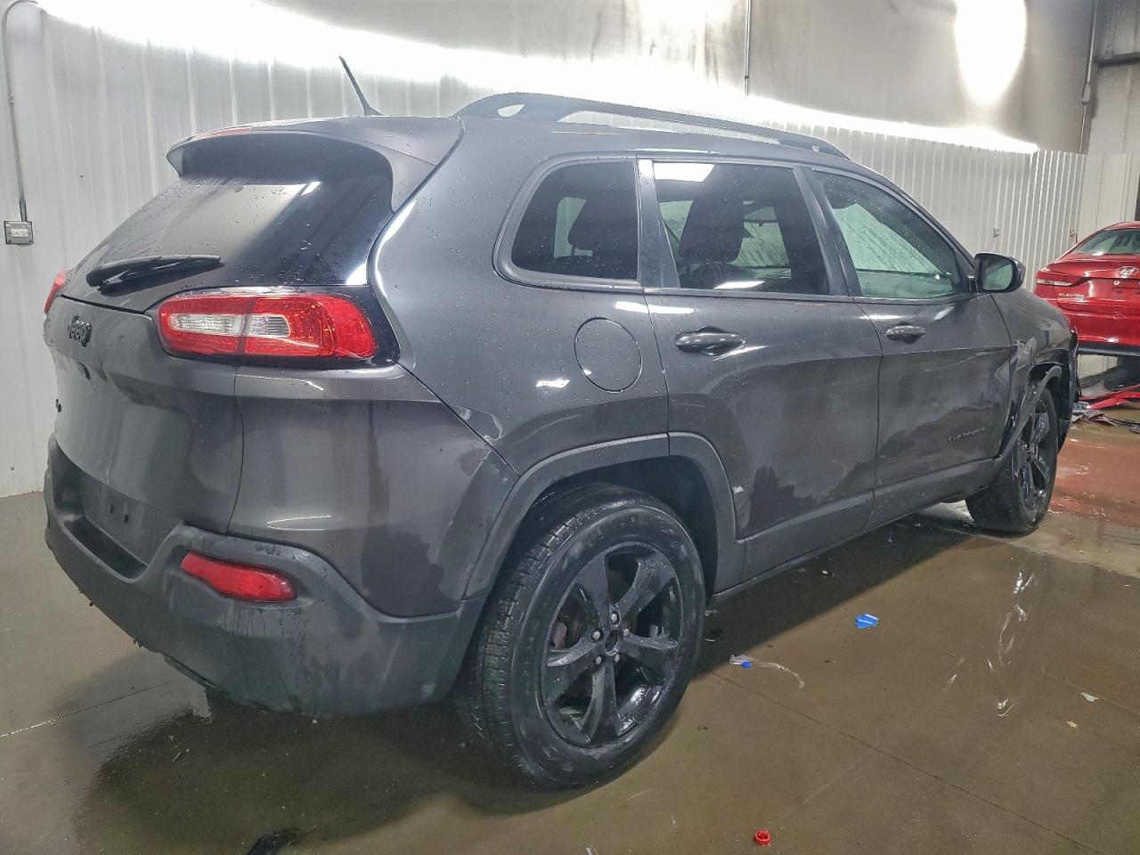 Jeep Grand Cherokee Latitude Image 2