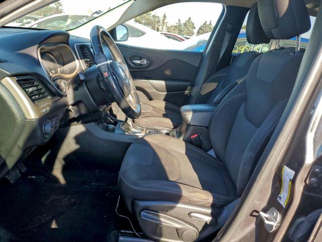 Jeep Grand Cherokee Latitude Image 9