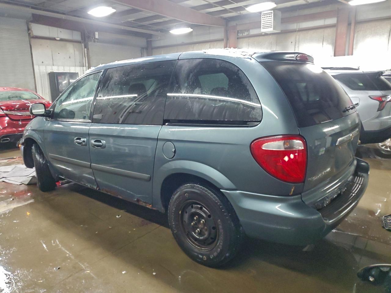 Chrysler Minivan Lx Image 2