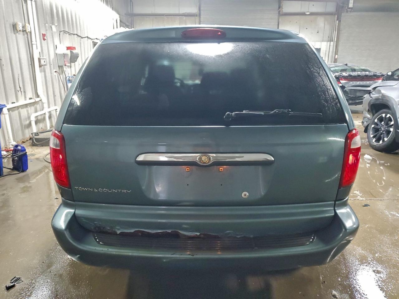 Chrysler Minivan Lx Image 3