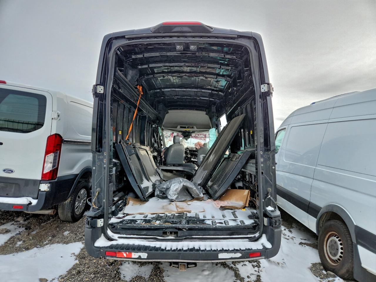 Ford Transit T-250 Image 10