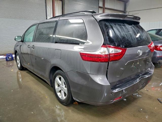 Toyota Sienna Le Image 11
