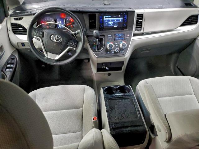 Toyota Sienna Le Image 6
