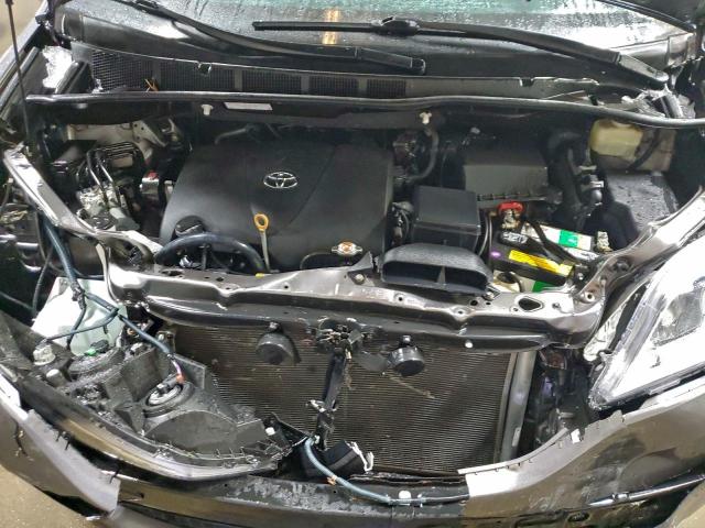 Toyota Sienna Le Image 12