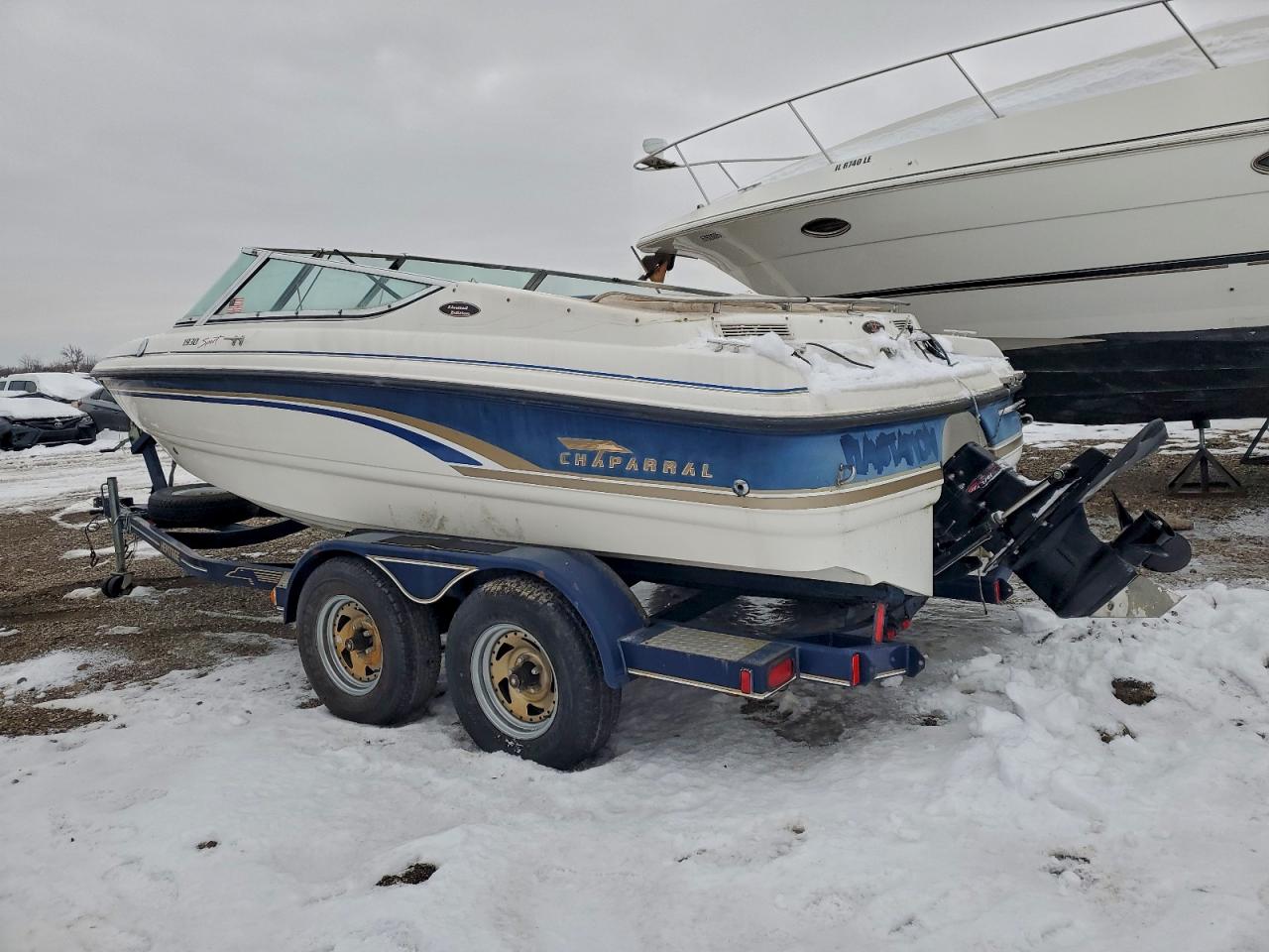 Chaparral Boat Image 6