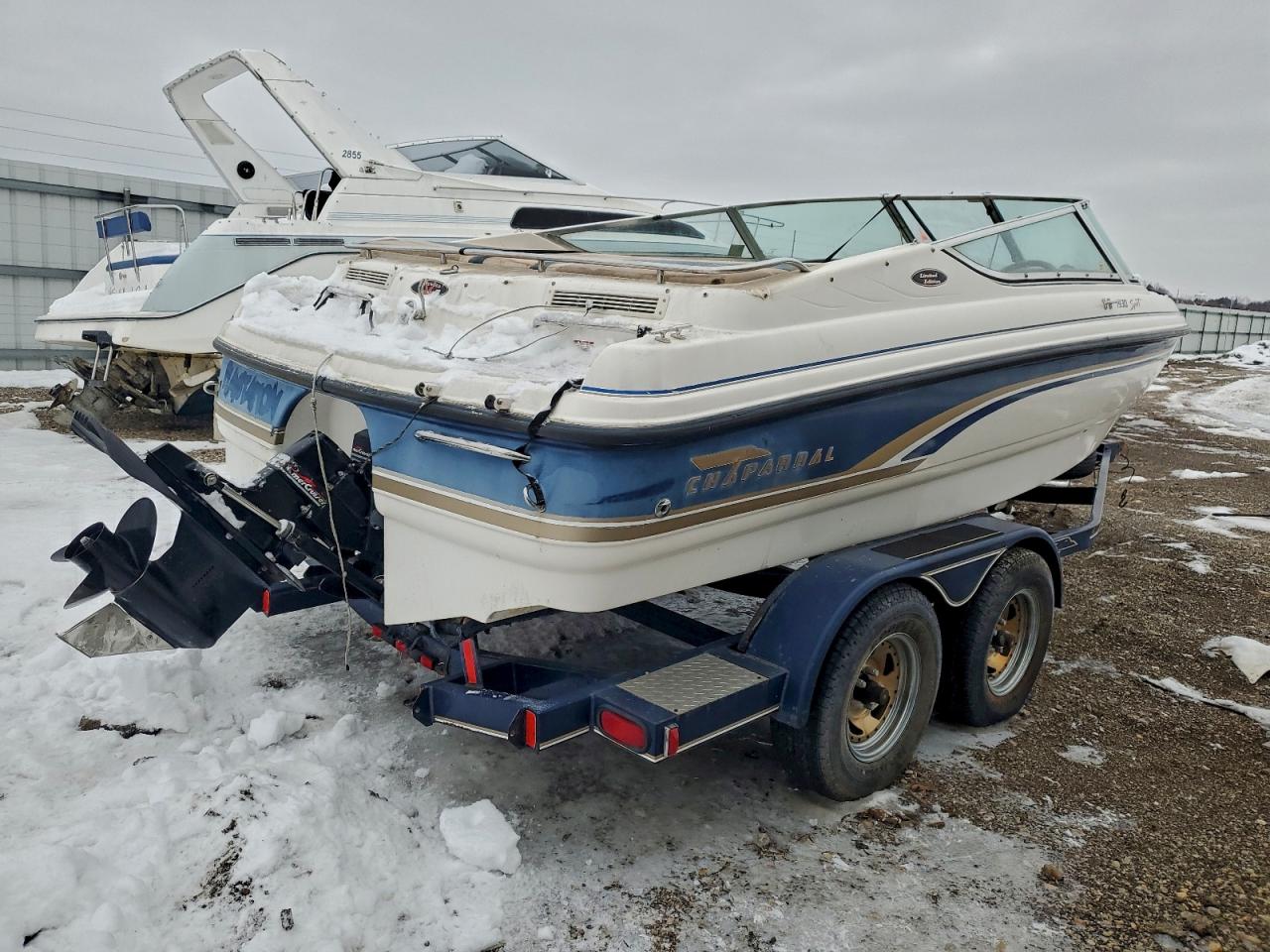 Chaparral Boat Image 8