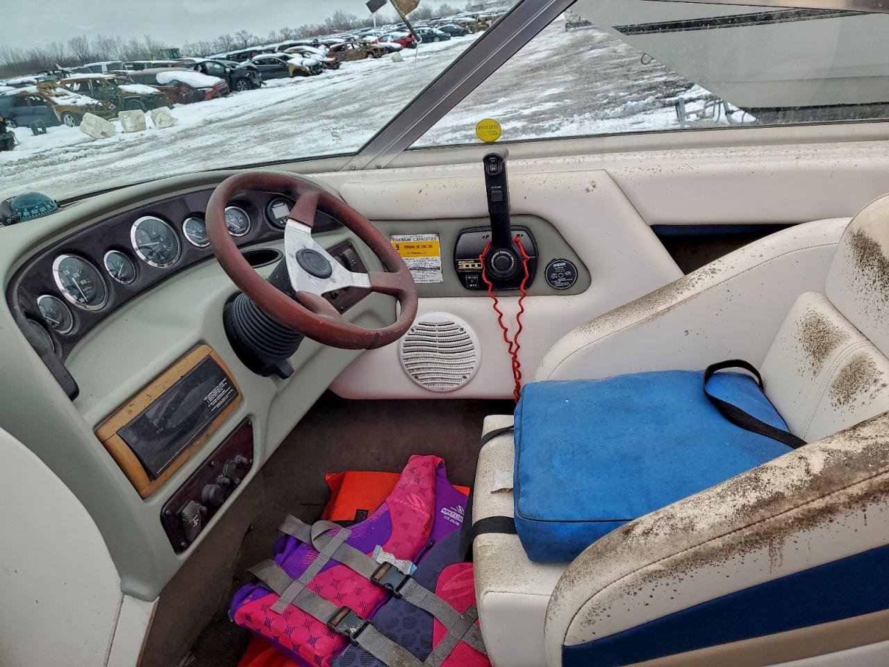 Chaparral Boat Image 10