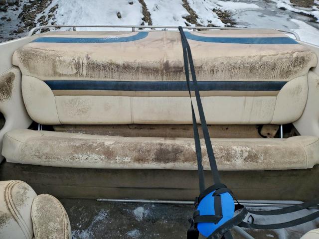 Chaparral Boat Image 4