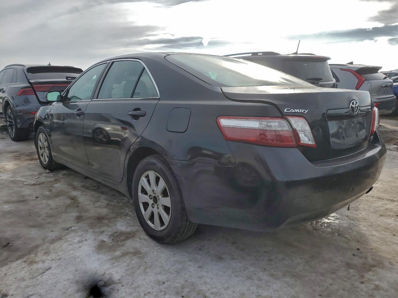 Toyota Camry Hybrid Image 12