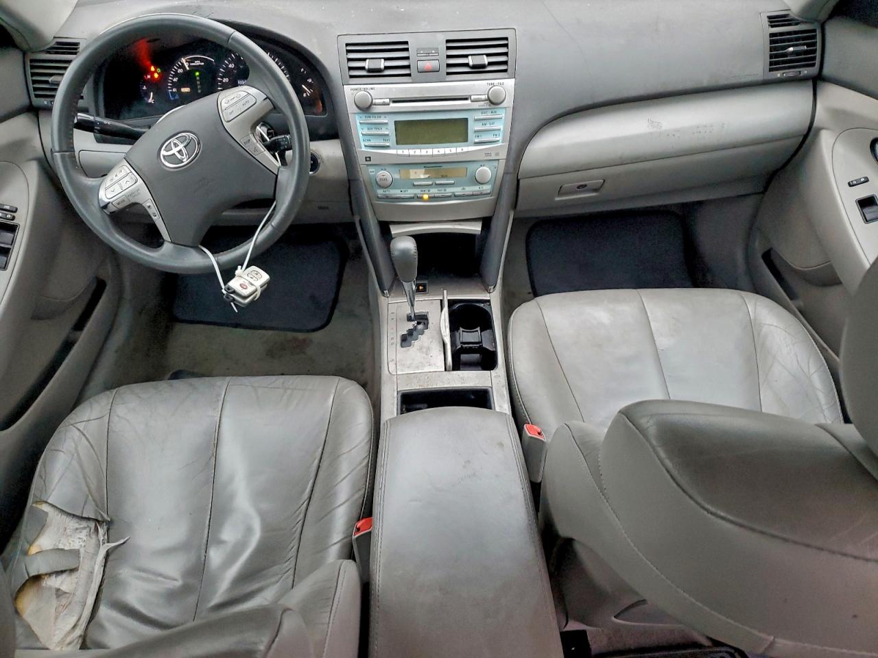 Toyota Camry Hybrid Image 7