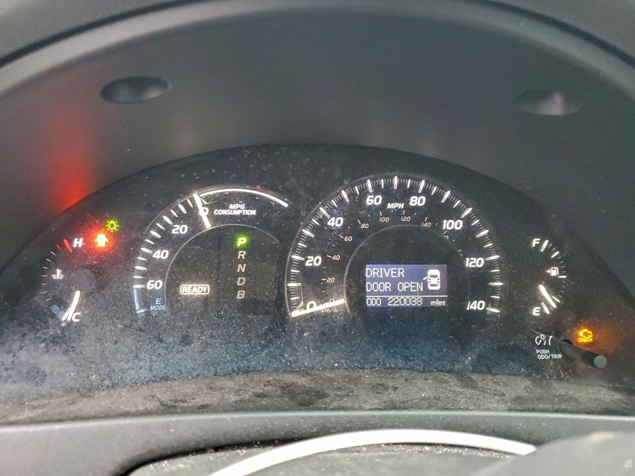 Toyota Camry Hybrid Image 8