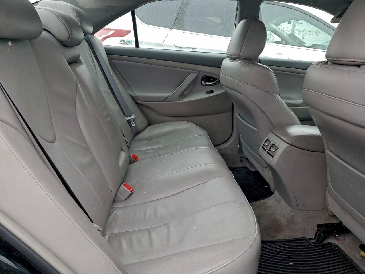 Toyota Camry Hybrid Image 3