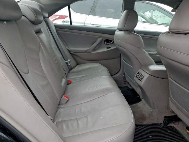 Toyota Camry Hybrid Image 3