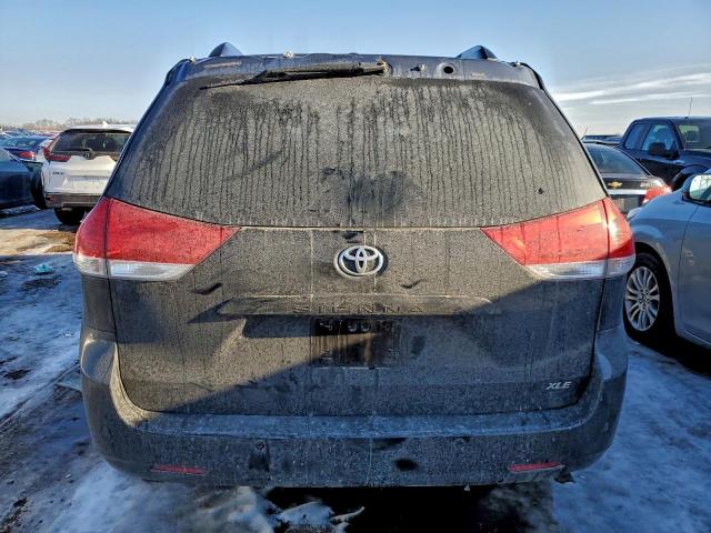 Toyota Sienna Xle Image 11