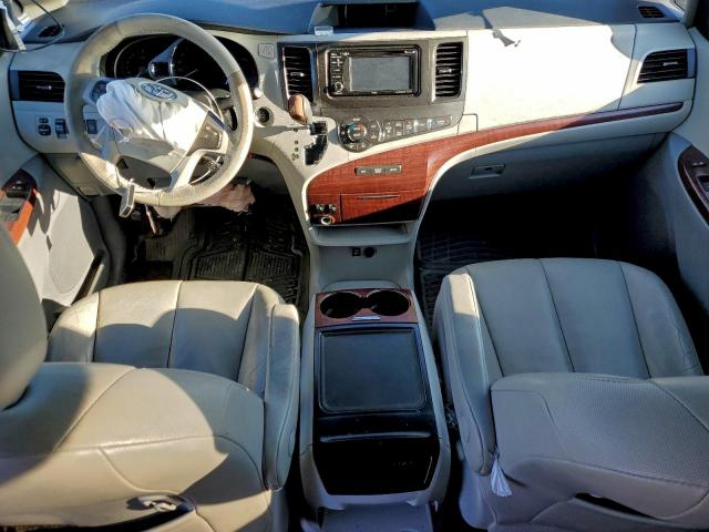 Toyota Sienna Xle Image 9