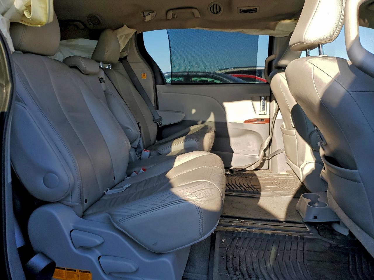 Toyota Sienna Xle Image 8