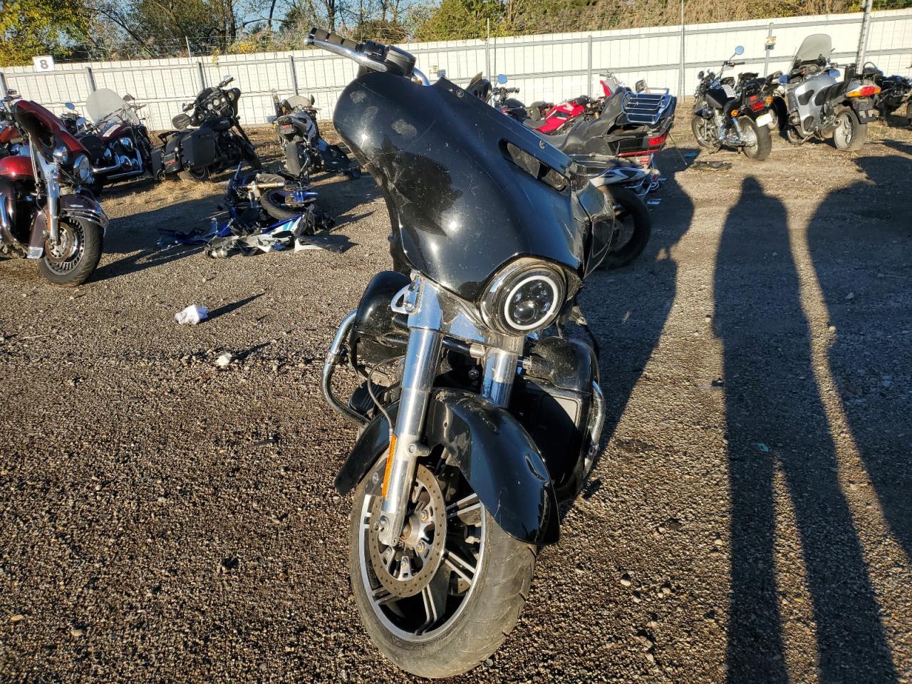 Harley-Davidson Fl Image 2