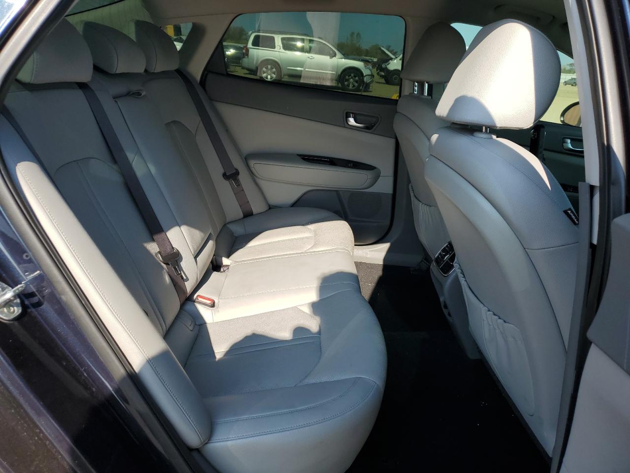 Kia Optima Plug-in Hybrid Image 8