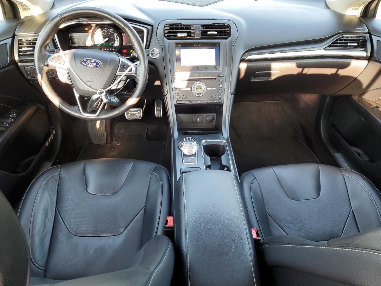 Ford Fusion Titanium Image 6